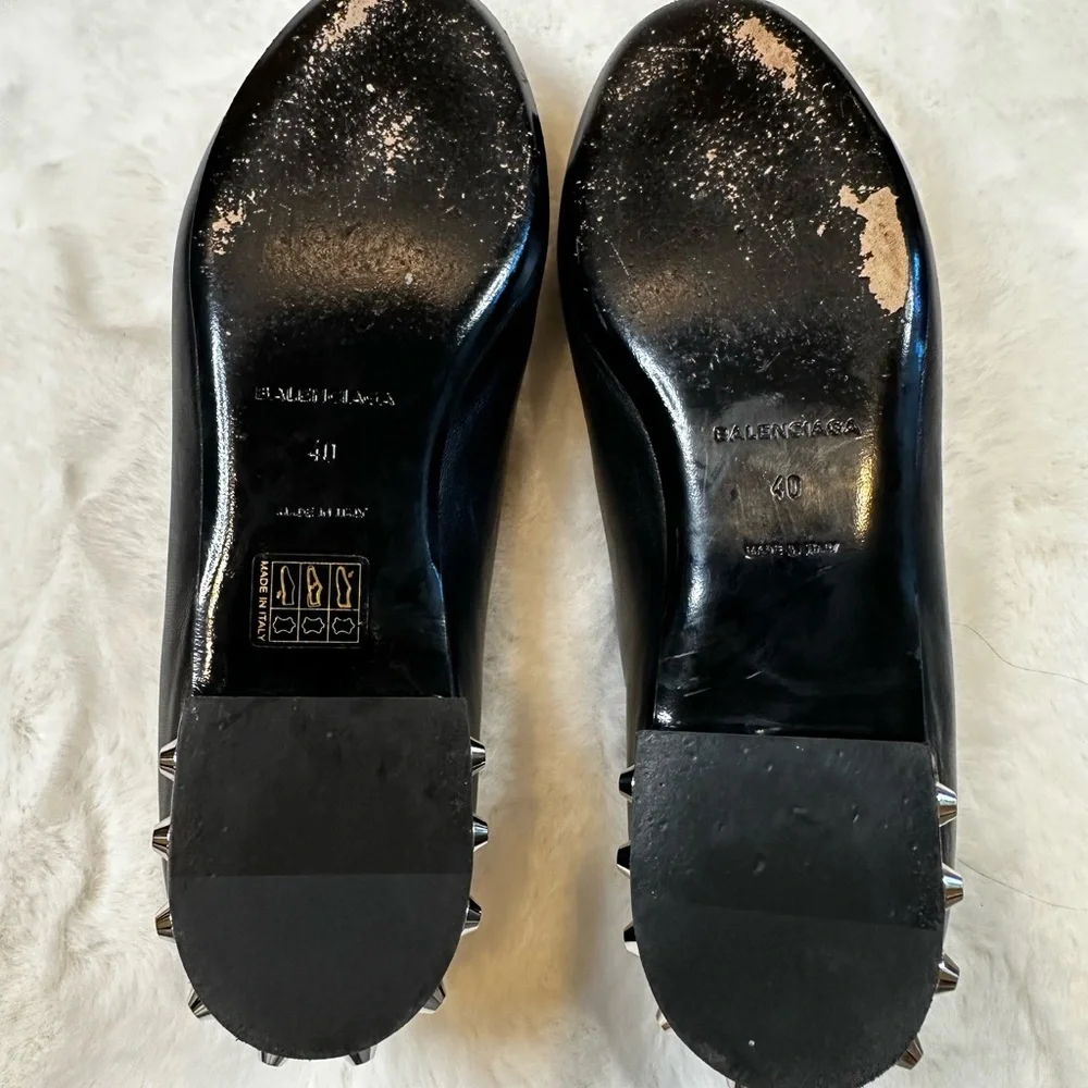 Balenciaga women’s Elegant Black loafers - Picture 4 of 8